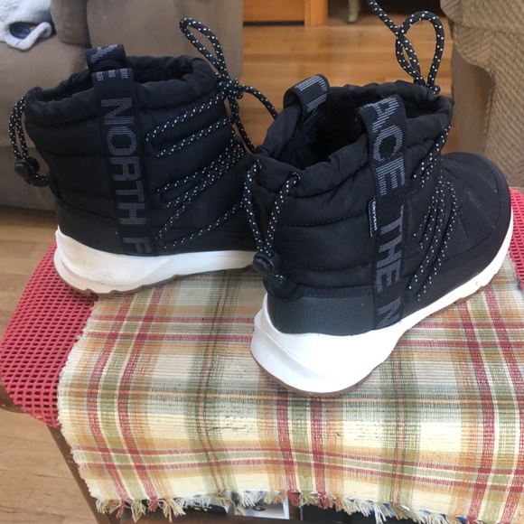 The North Face Thermoball Lace Up Waterproof Boots - Picture 12 of 14